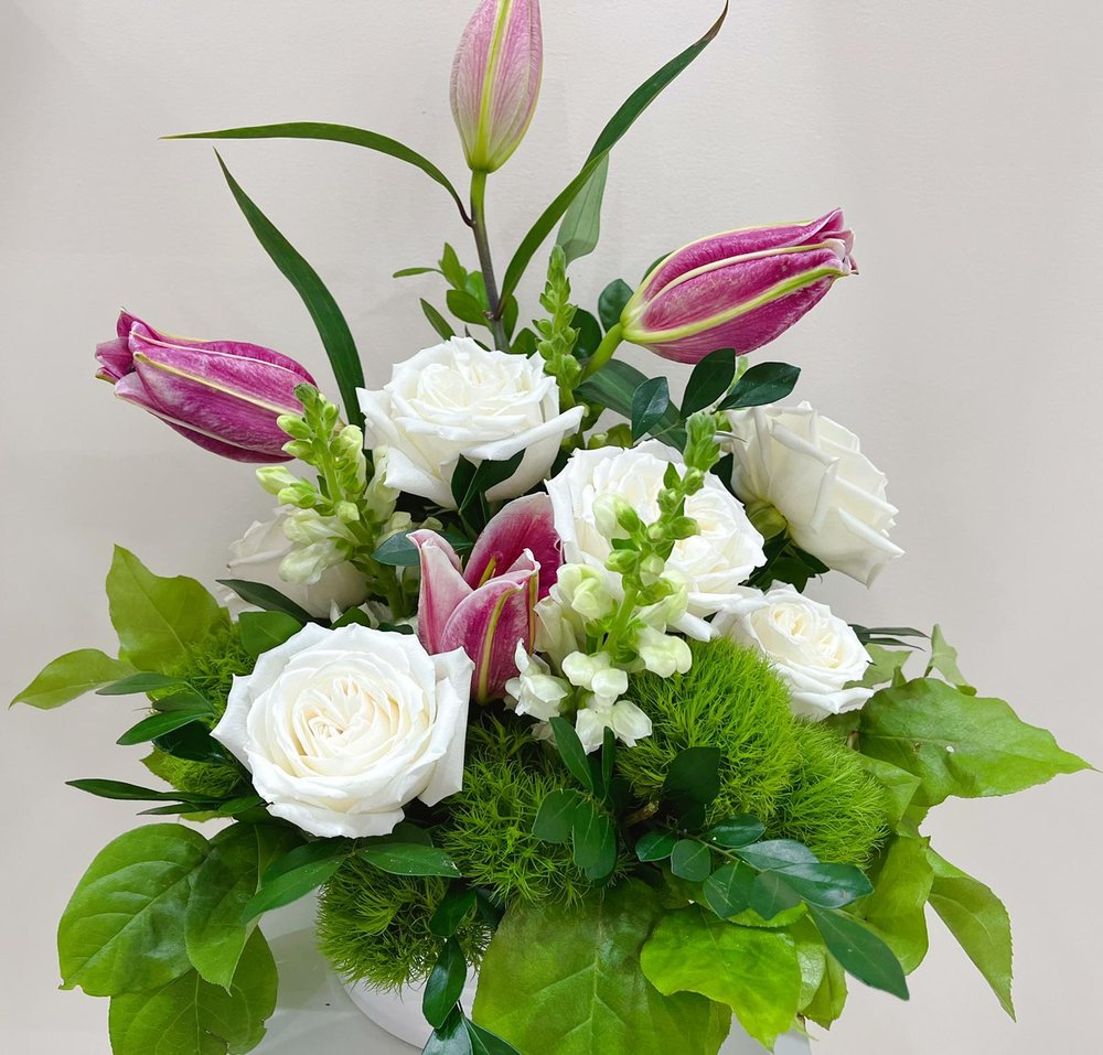 TINA’S 4EVER FLOWERS Updated September 2024 2088 Queen Street E