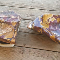 Kinney's Rocks & Gems - Rock on left is before it's polished and the rock on right is polished