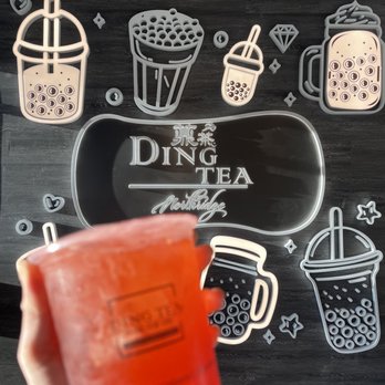 Ding Tea -  Northridge - Strawberry juice - Bubble Tea Near Me - Northridge, California