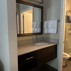 Staybridge Suites St. Petersburg Downtown - Bathroom area