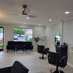 Split Ends Salon