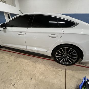 Auto Gym - Ceramic tint with lifetime warranty - Car Window Tinting Near Me - Mississauga, Ontario