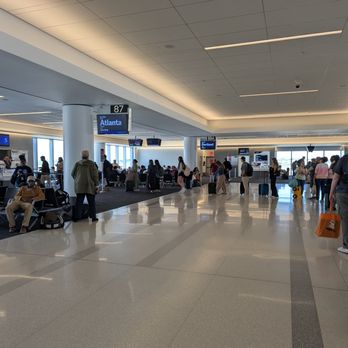 Delta Air Lines - LaGuardia Airport (LGA) Terminal C. Delta Air Lines. - Airlines Near Me Delta Air Lines - LaGuardia Airport (LGA) Terminal C. Delta Air Lines. - Airlines Near Me