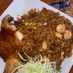 House Fried Rice, seafood rice ! My favorite!! I got it spicy don't underestimate it lol House Fried Rice, seafood rice ! My favorite!! I got it spicy don't underestimate it lol