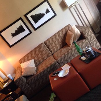 Le Westin Tremblant - Living room - Hotels Near Me - Mont-Tremblant, Quebec Le Westin Tremblant - Living room - Hotels Near Me - Mont-Tremblant, Quebec