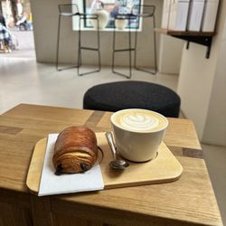 Coffee Nerd - Flat white and pain au chocolate