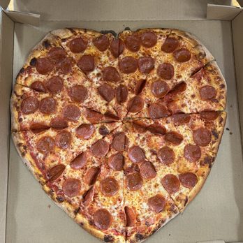 Zeppo's Pizza - Heart pizza - Pizza Near Me - Bakersfield, California