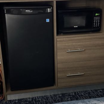 Baymont by Wyndham Mt. Pleasant - Mini fridge and microwave - Hotels Near Me - Mount Pleasant, Michigan Baymont by Wyndham Mt. Pleasant - Mini fridge and microwave - Hotels Near Me - Mount Pleasant, Michigan