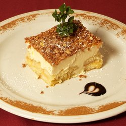 Bella Lulus - Toasted Almond Cake