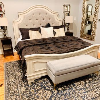 The Blanche - The beautiful room. - Shared Office Spaces Near Me - Lake City, Florida The Blanche - The beautiful room. - Shared Office Spaces Near Me - Lake City, Florida