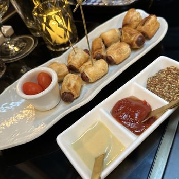 Lantern's Keep - Pigs in blankets - Cocktail Bars Near Me - New York, New York Lantern's Keep - Pigs in blankets - Cocktail Bars Near Me - New York, New York