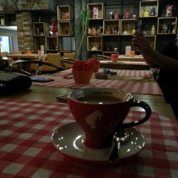Tesadüf Cafe - Değişik fincanlar, Meinl coffee