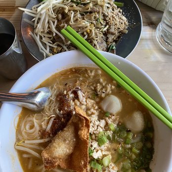 Manao Thai Street Eats - Spicy Noodle Soup and beef pad Phad Thai - Thai Near Me - Seattle, Washington Manao Thai Street Eats - Spicy Noodle Soup and beef pad Phad Thai - Thai Near Me - Seattle, Washington