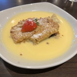 Home Cookin' - Berry apple crumble with hot vanilla custard