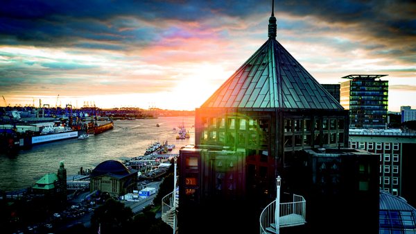 Hotel Hafen Hamburg by null