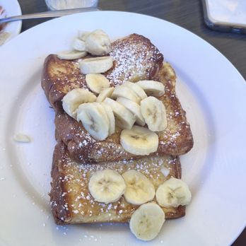 Sweet E's Cafe - French Toast with bananas on top - Cafes Near Me - Honolulu, Hawaii