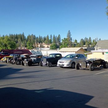Humpty Dumpty Kitchen - Looks like a car club was also having breakfast here - Diners Near Me - Grass Valley, California Humpty Dumpty Kitchen - Looks like a car club was also having breakfast here - Diners Near Me - Grass Valley, California