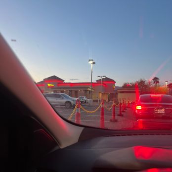 In-N-Out Burger - In line - Burgers Near Me - North Las Vegas, Nevada