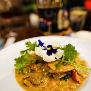 Le Emperor - Curry Prawns - Desserts Near Me - Cypress, Texas