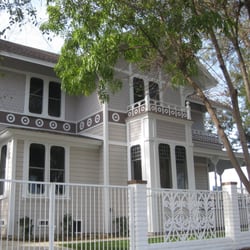 Dodson House - Side view of house