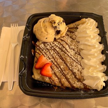 Pineapple Park - a plate of dessert with ice cream and strawberries - Ice Cream & Frozen Yogurt Near Me - Las Vegas, Nevada Pineapple Park - a plate of dessert with ice cream and strawberries - Ice Cream & Frozen Yogurt Near Me - Las Vegas, Nevada