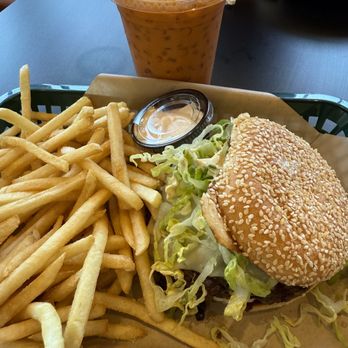 Treehouse - Green chile smash burger ($14): poblano sofrito, jack cheese, lettuce, caramelized onions, tomatillo, charred jalapeño aioli with fries - Breakfast & Brunch Near Me - San Diego, California Treehouse - Green chile smash burger ($14): poblano sofrito, jack cheese, lettuce, caramelized onions, tomatillo, charred jalapeño aioli with fries - Breakfast & Brunch Near Me - San Diego, California
