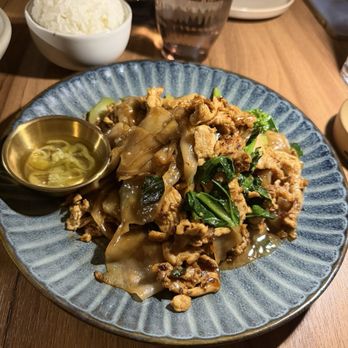 Lalyn - Thai Near Me - New York, New York