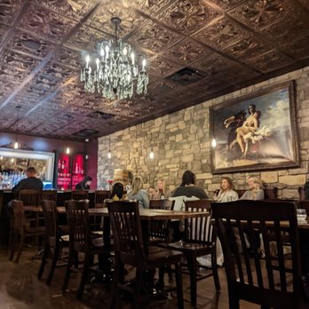 Barroco Wine Bar - Wine Bars Near Me - Omaha, Nebraska