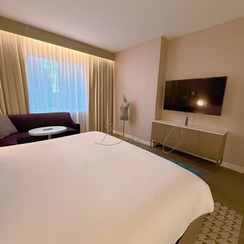 The Dorian, Autograph Collection - Hotels Near Me - Calgary, Alberta