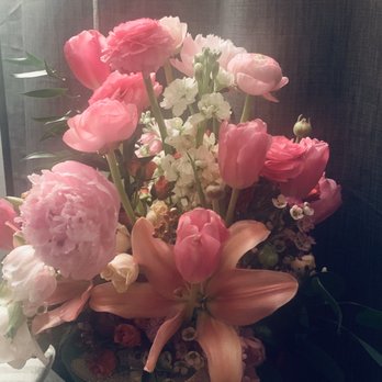 Aubrey’s Flower Boutique - Valentine's Day flowers - Flowers & Gifts Near Me Aubrey’s Flower Boutique - Valentine's Day flowers - Flowers & Gifts Near Me