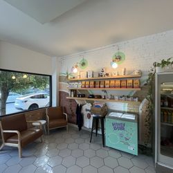 Little Amps Coffee Roasters - Interior