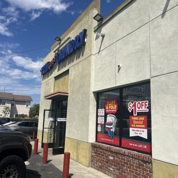 Coin Less Laundry - Laundromat Near Me - Long Beach, California