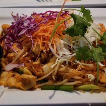 Gra Pow - Chicken Pad Thai - Thai Near Me - Riverside, California