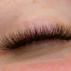 HQ Beauty Care - Eye lash extensions - fluffy Natural volume lashes set. book a appointment at www.hqbeautycare.com