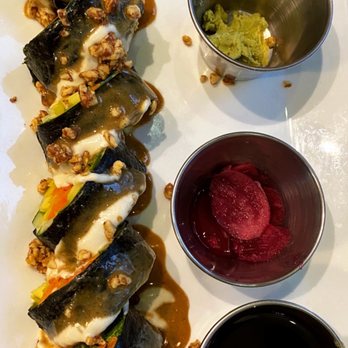 Christopher's Kitchen - Avocado roll - Vegan Near Me - Palm Beach Gardens, Florida