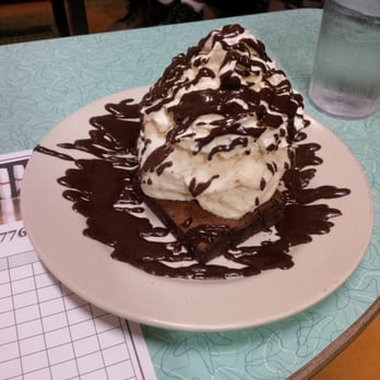 American Flatbread - Their famous homemade Brownie Sundae - Pizza Near Me - Somerville, Massachusetts American Flatbread - Their famous homemade Brownie Sundae - Pizza Near Me - Somerville, Massachusetts
