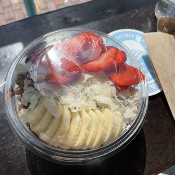 Playa Bowls - Nutella bowl - Juice Bars & Smoothies Near Me - Cambridge, Massachusetts
