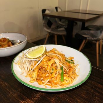 Kin Long Beach - Thai Near Me - Long Beach, California