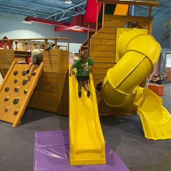 Unplug and Play - Indoor Playcenter Near Me - Montclair, Virginia