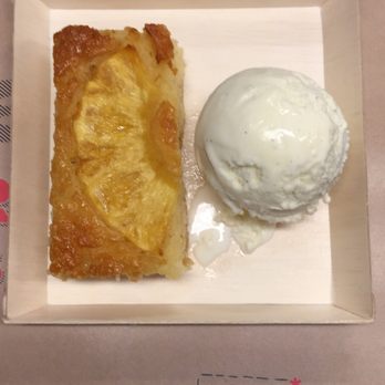 Burgeri - Exotic fruit slice with vanilla ice cream - Burgers Near Me - Soho, XGL