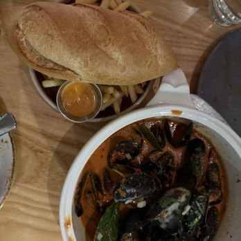 Mariscos San Pedro - Mussels & frites 100/10 - Mexican Near Me - Chicago, Illinois