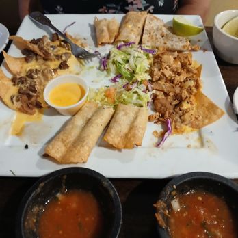 Hacienda Palomas - Sampler platter - Tex-Mex Near Me - Livingston, Texas Hacienda Palomas - Sampler platter - Tex-Mex Near Me - Livingston, Texas