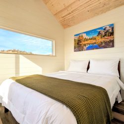 Wildhaven Yosemite - Bedroom in our Valley View cabins