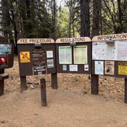 Pineknot Family Campground - Entrance signage