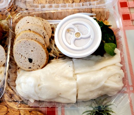 Banh Mi & Che Cali by null