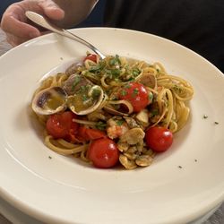 La Pescadería - Spaghetti with prawns and clams