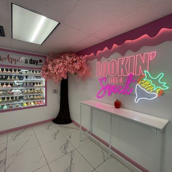 Dipped by Dee - candy apple corner - Desserts Near Me - Aiea, Hawaii Dipped by Dee - candy apple corner - Desserts Near Me - Aiea, Hawaii