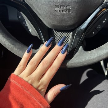 Coco Luxe Nails - Eyelash Service Near Me - Santa Monica, California