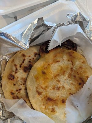 Delmy's Pupuseria by null