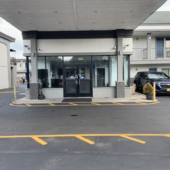 Motel 6 - Elizabeth - The luxurious reception area and check in. - Hotels Near Me - Elizabeth, New Jersey Motel 6 - Elizabeth - The luxurious reception area and check in. - Hotels Near Me - Elizabeth, New Jersey